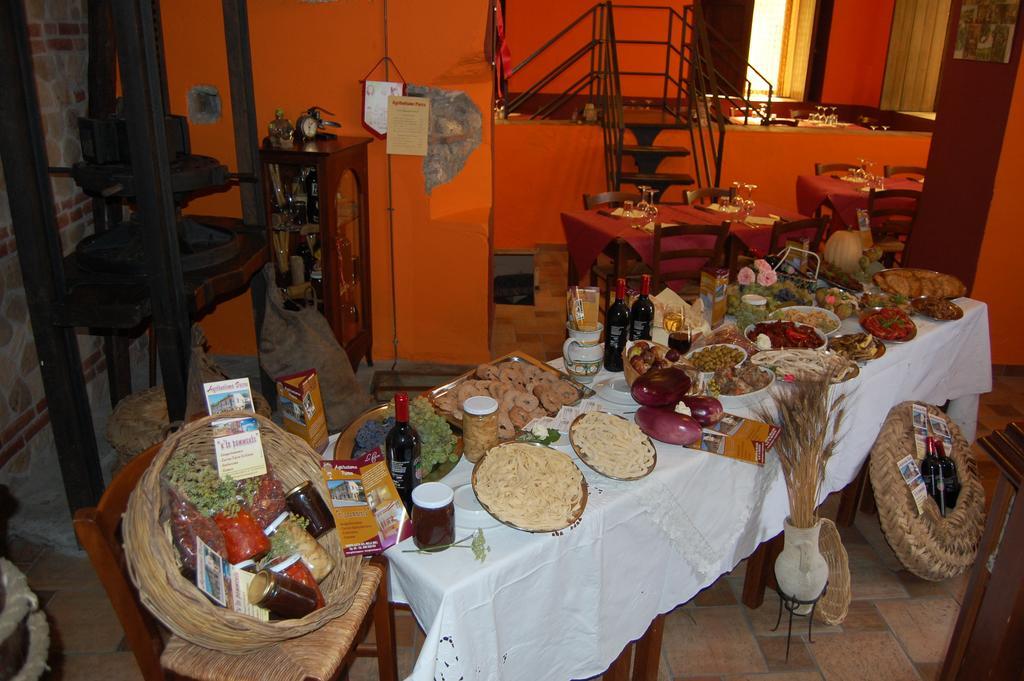Agriturismo Parra Santa Lucia del Mela Exteriör bild
