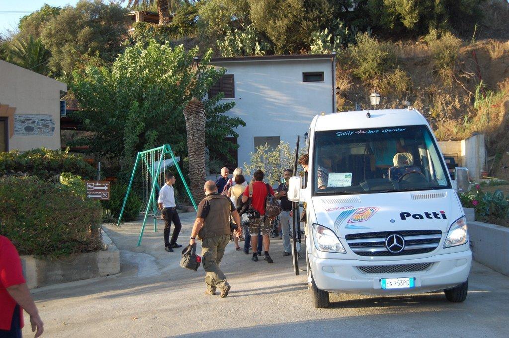 Agriturismo Parra Santa Lucia del Mela Exteriör bild