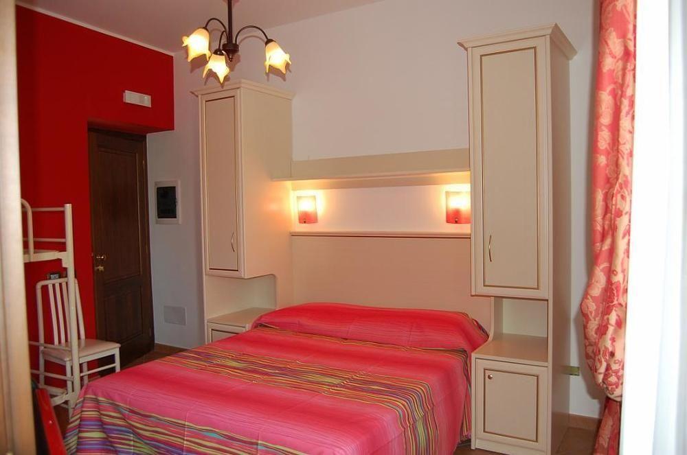Agriturismo Parra Santa Lucia del Mela Exteriör bild