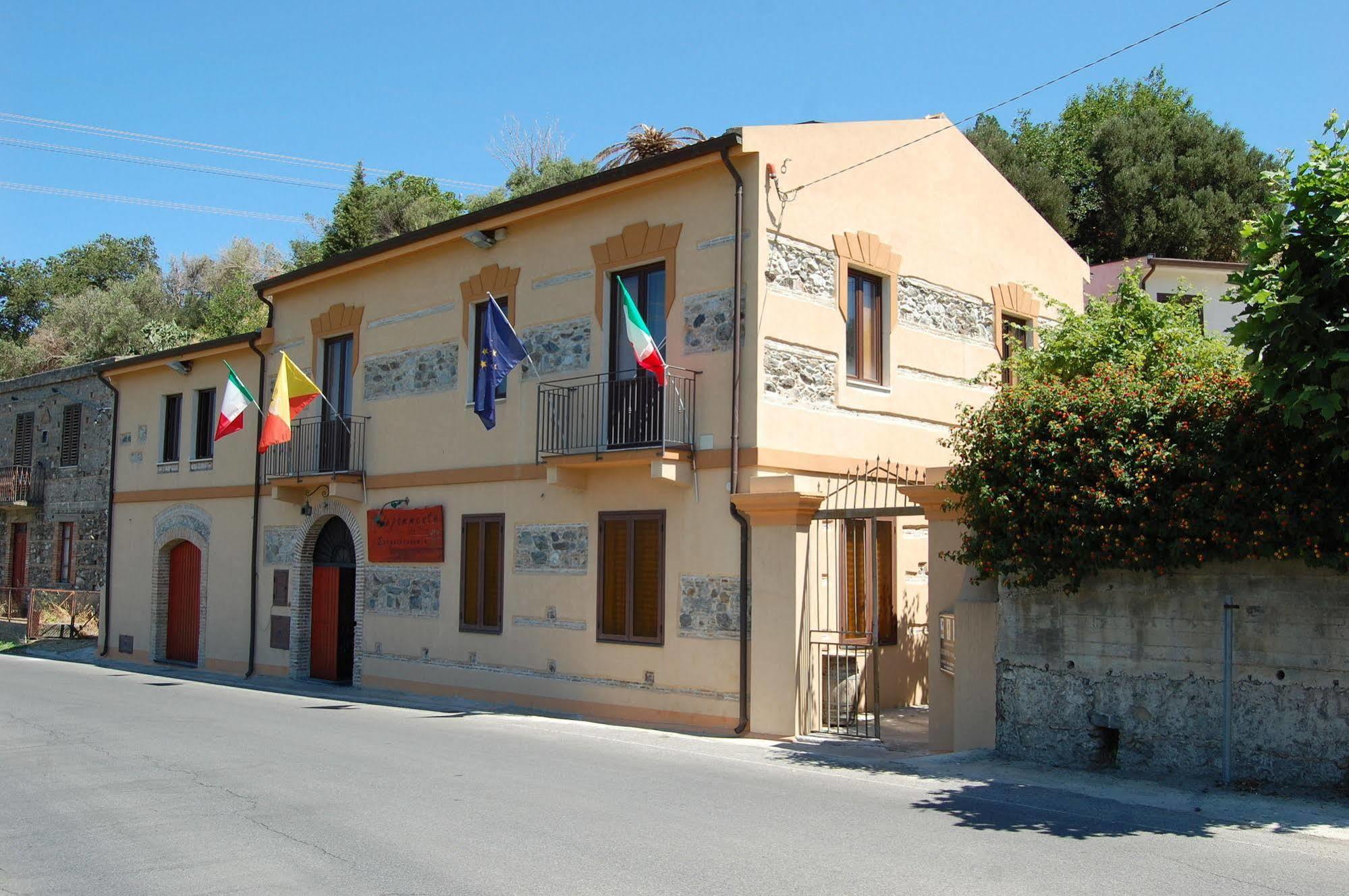 Agriturismo Parra Santa Lucia del Mela Exteriör bild