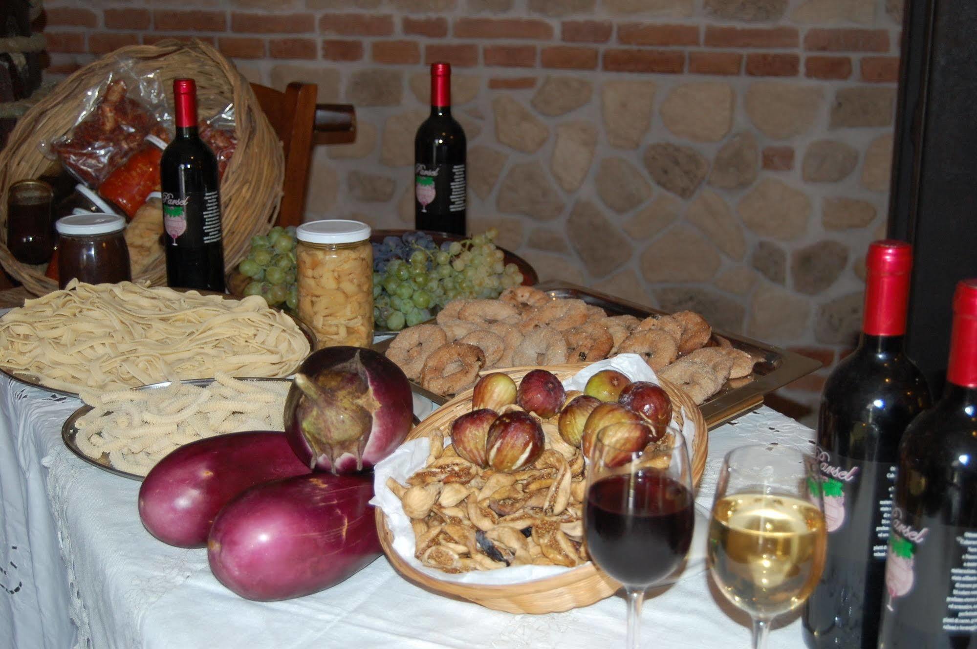 Agriturismo Parra Santa Lucia del Mela Exteriör bild