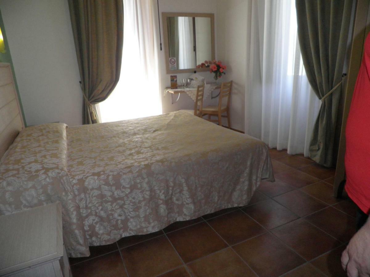 Agriturismo Parra Santa Lucia del Mela Exteriör bild